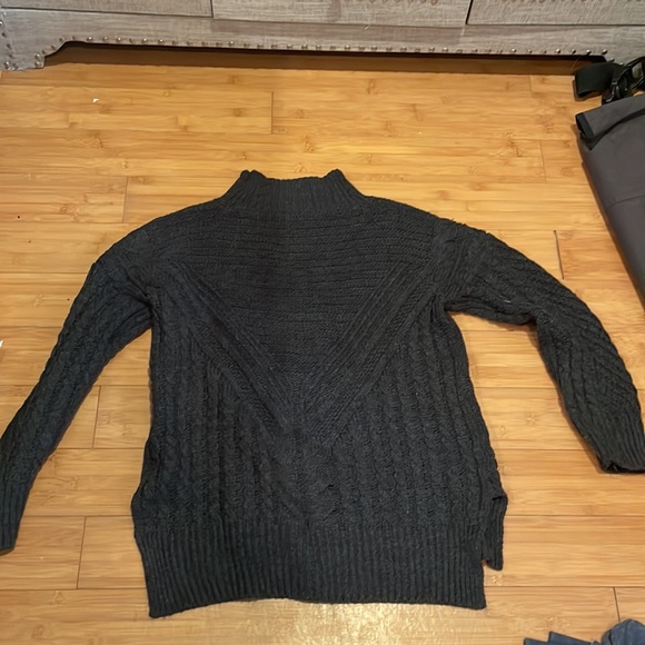 Bebe short turtleneck sweater - Picture 4 of 6